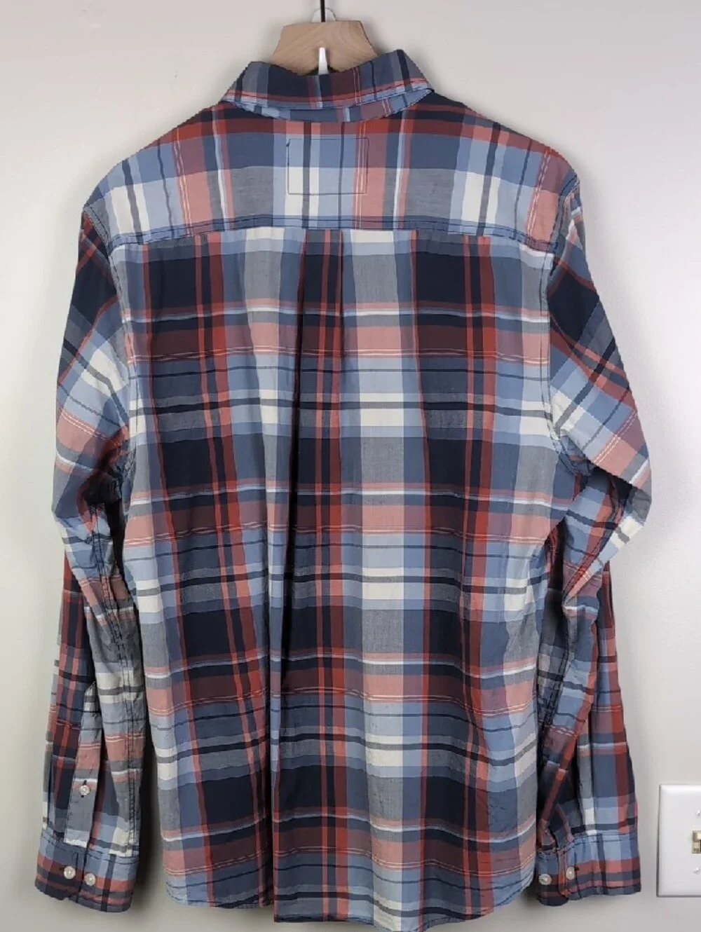 The NorthFace | Plaid Long-Sleeve Button Down Shirt | Blue, Red, Grey, White | L